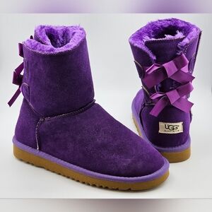 NWOT UGG STYLE Purple Suede Sheepskin Boots Sz US 10. Never worn.